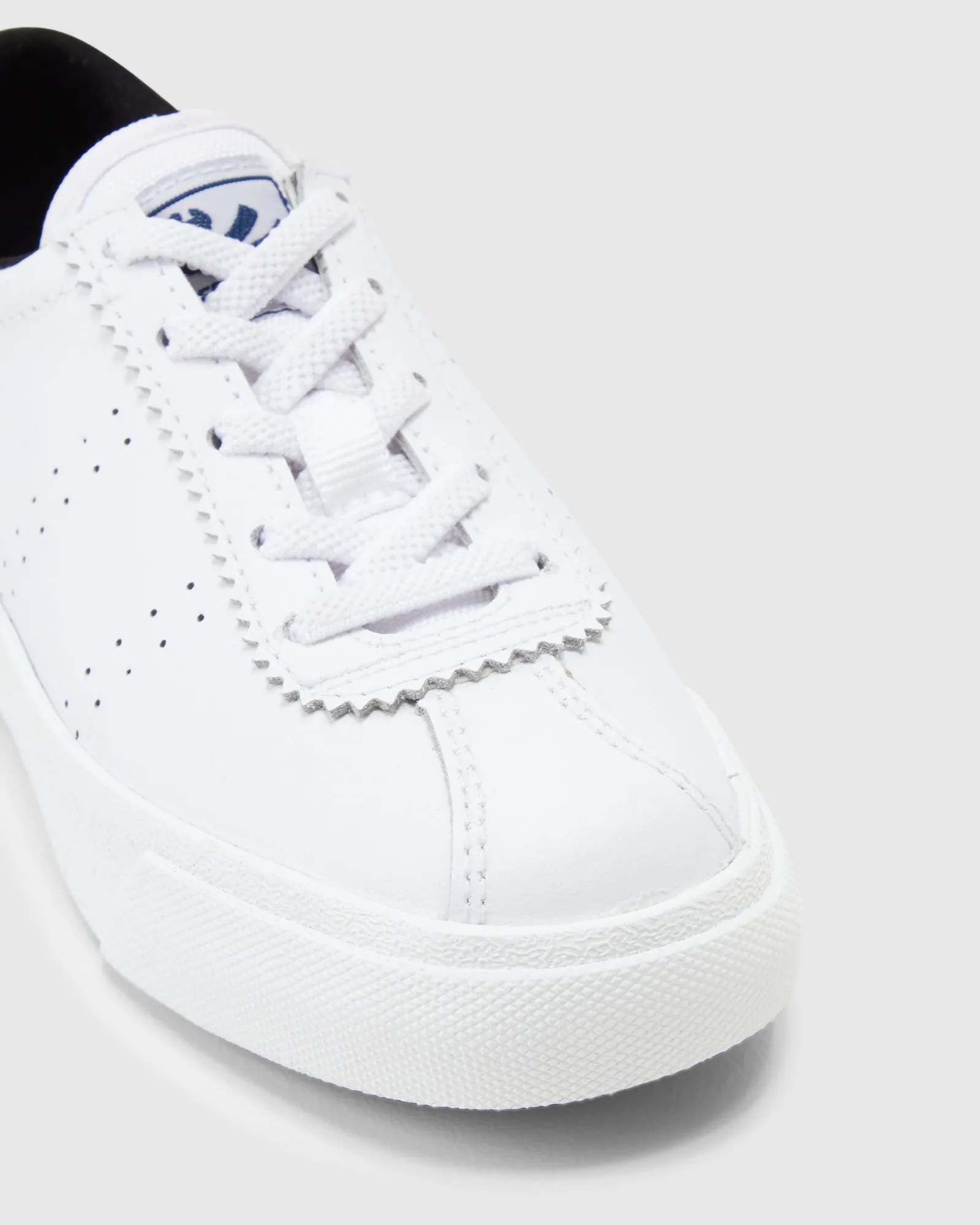 2843-Club Youth White/Black