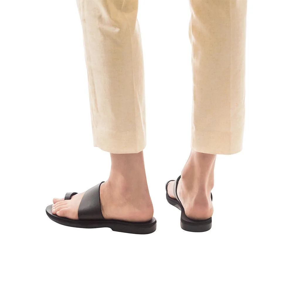Abra - Leather Toe Loop Sandal | Black