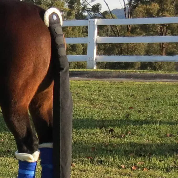 Equinenz Wool Lined Tail Guard and Detachable Bag