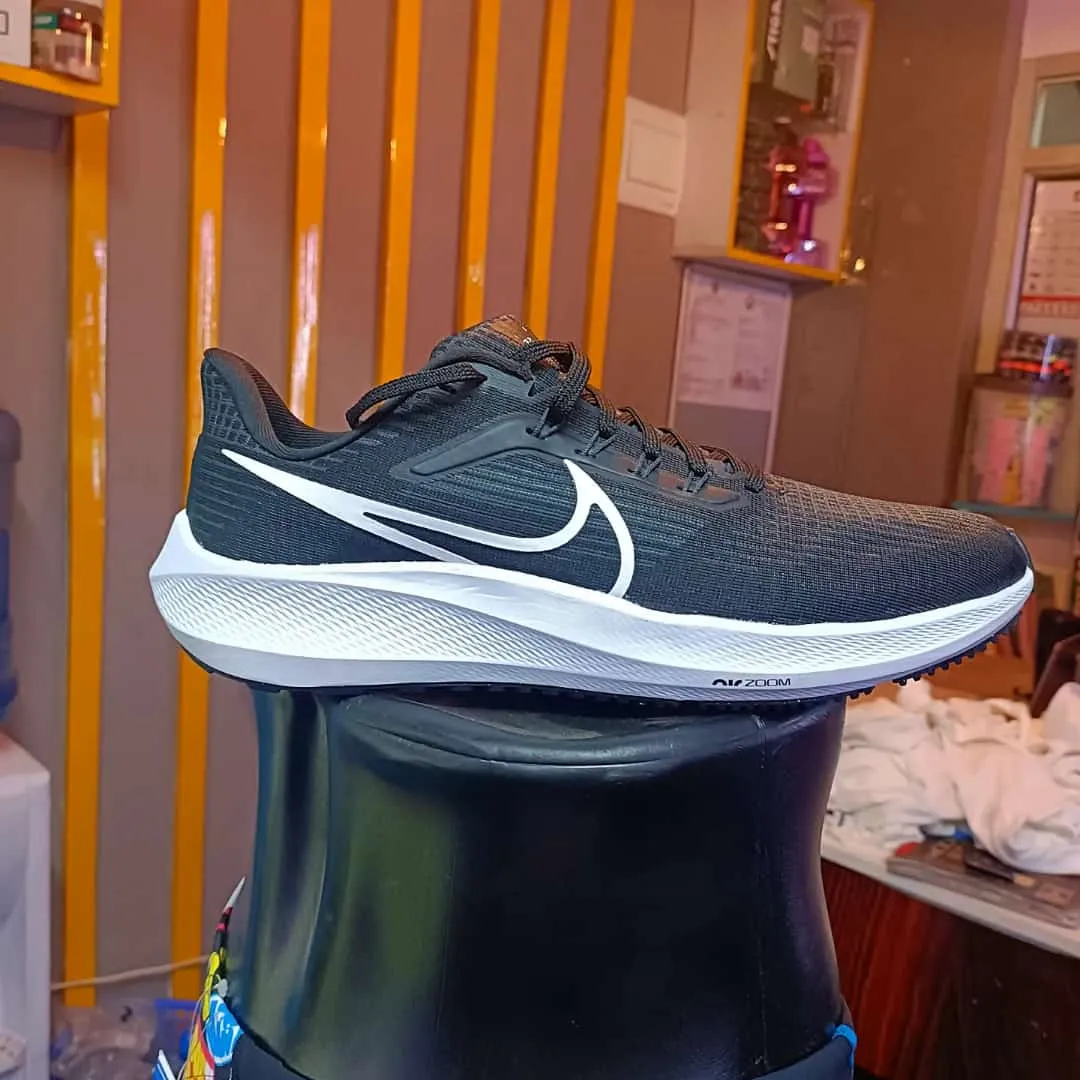 Nike Air Zoom Pegasus 39 , Road Running Shoes