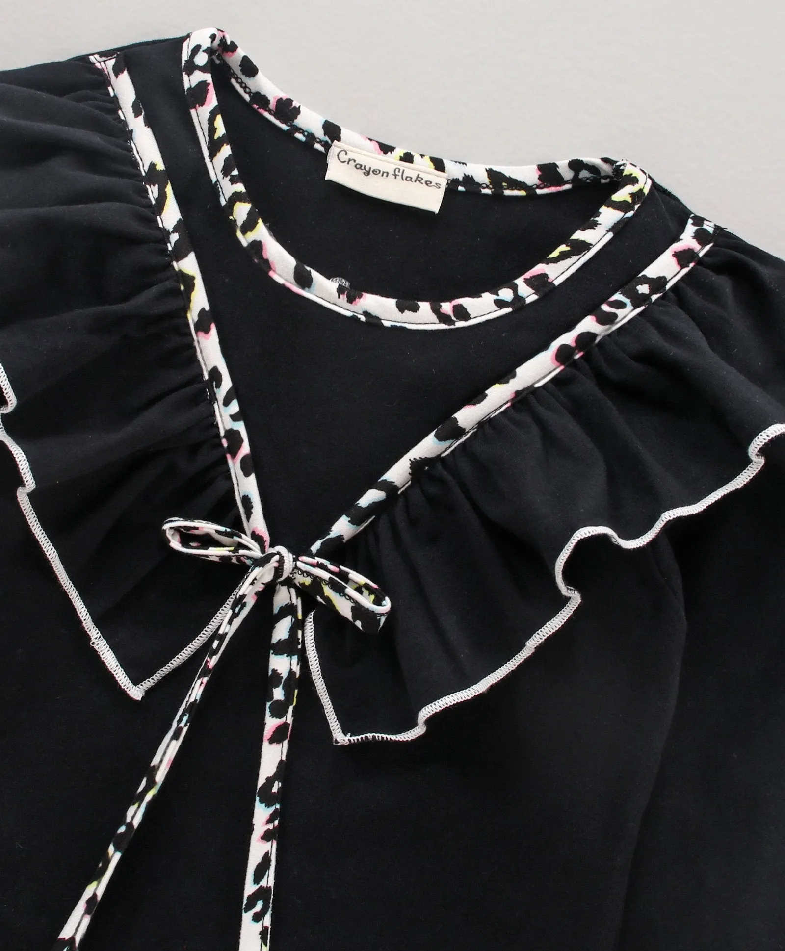 Solid Vee Frill Top Leggings Set